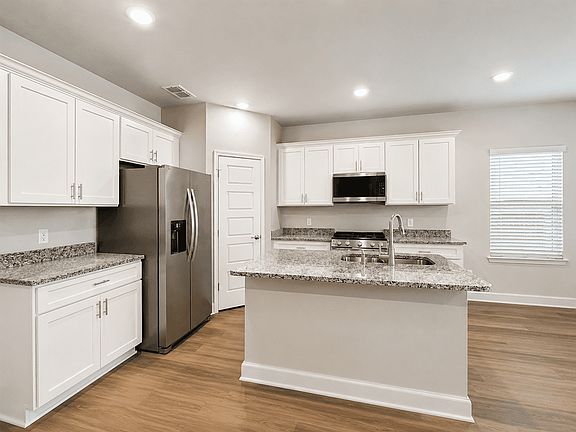2nd image of 7220 Magnolia Vlg #101