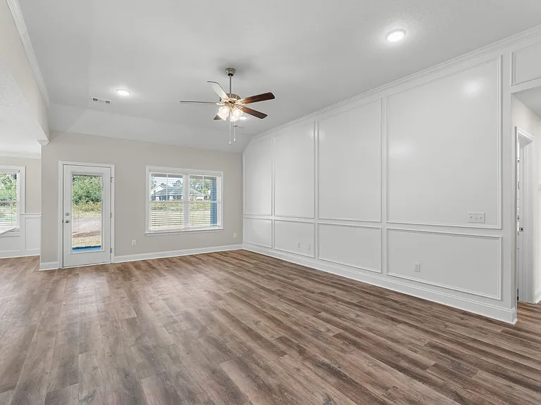 303 Latitude Ln — Photo 15