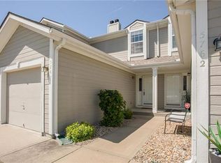 5764 NW Plantation Ln, Lees Summit, MO 64064