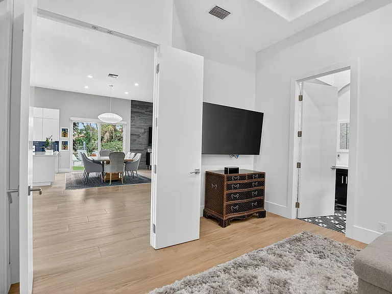 7843 Villa D Este Way — Photo 21
