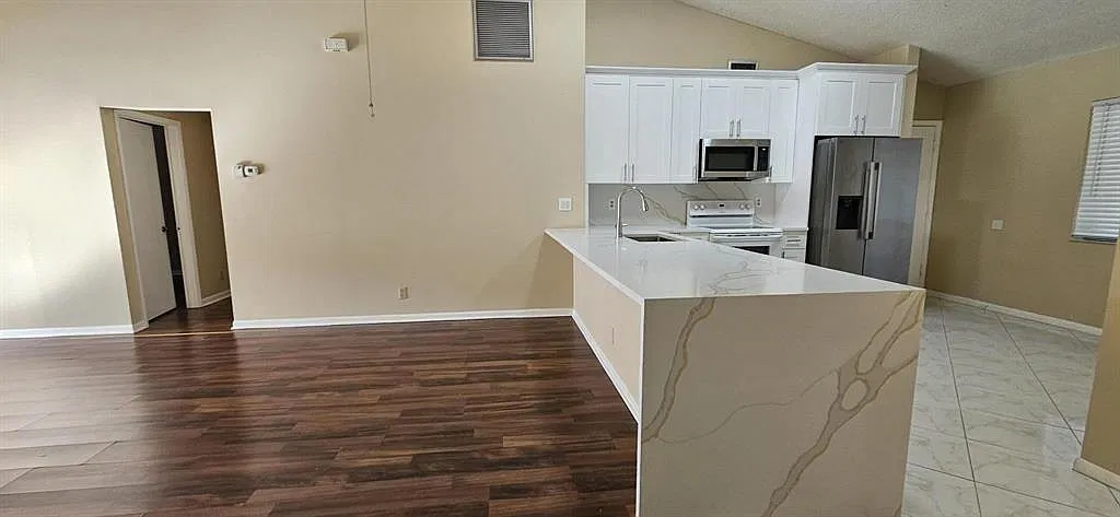 3 bed, 1492 sqft, $3,000 — Photo 2