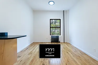320 West 20th Street, #9
