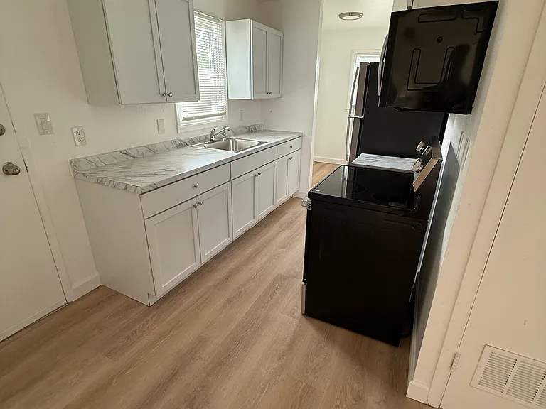 1617 E Arnold St — Photo 5