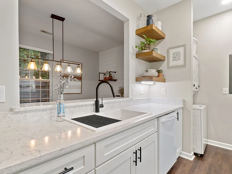 5276 Elston Ln — Photo 8
