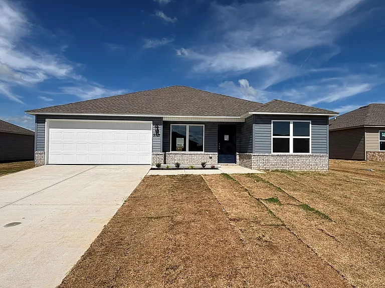 2713 Elliott St — Photo 1