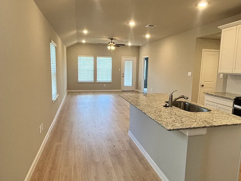 1146 Toledo Bend Dr — Photo 5