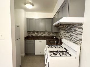 3710 N Pine Grove Ave #227, Chicago, IL 60613