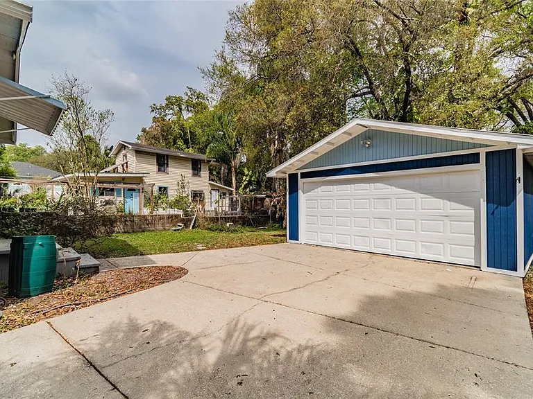 317 W Jean St — Photo 43