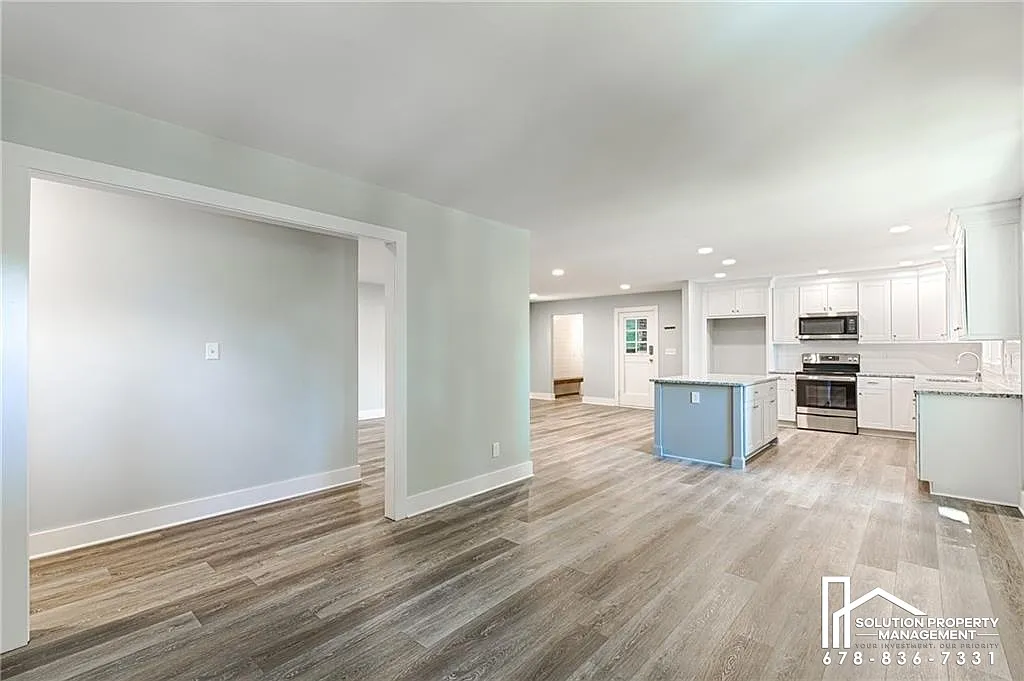 4 bed, 2826 sqft, $2,550 — Photo 2