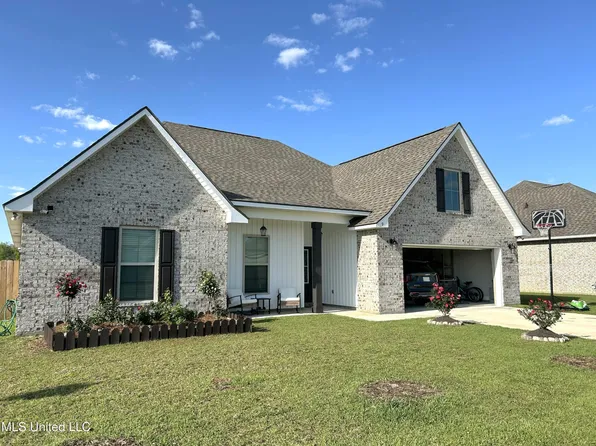 9 Red Oak Dr, Long Beach, MS 39560