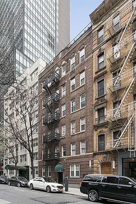 Rented by Compass | media 23