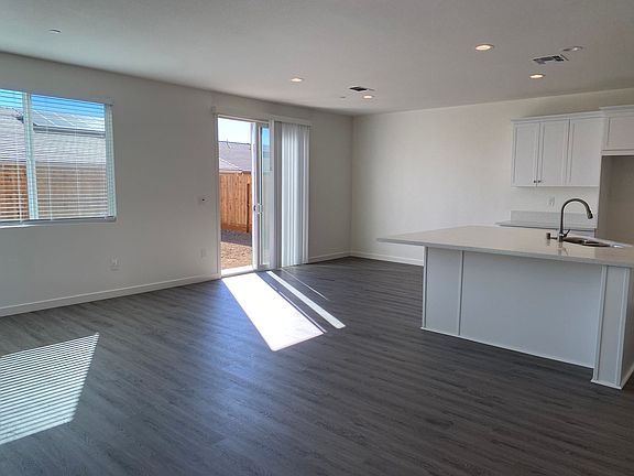 2nd image of 1870 Summit Dr