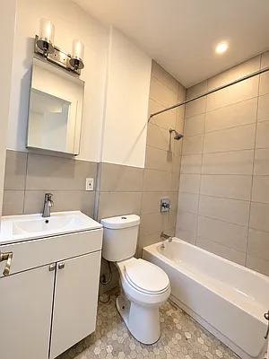 Bathroom, photo 1