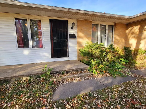 1334 E 6th St, Centralia, IL 62801