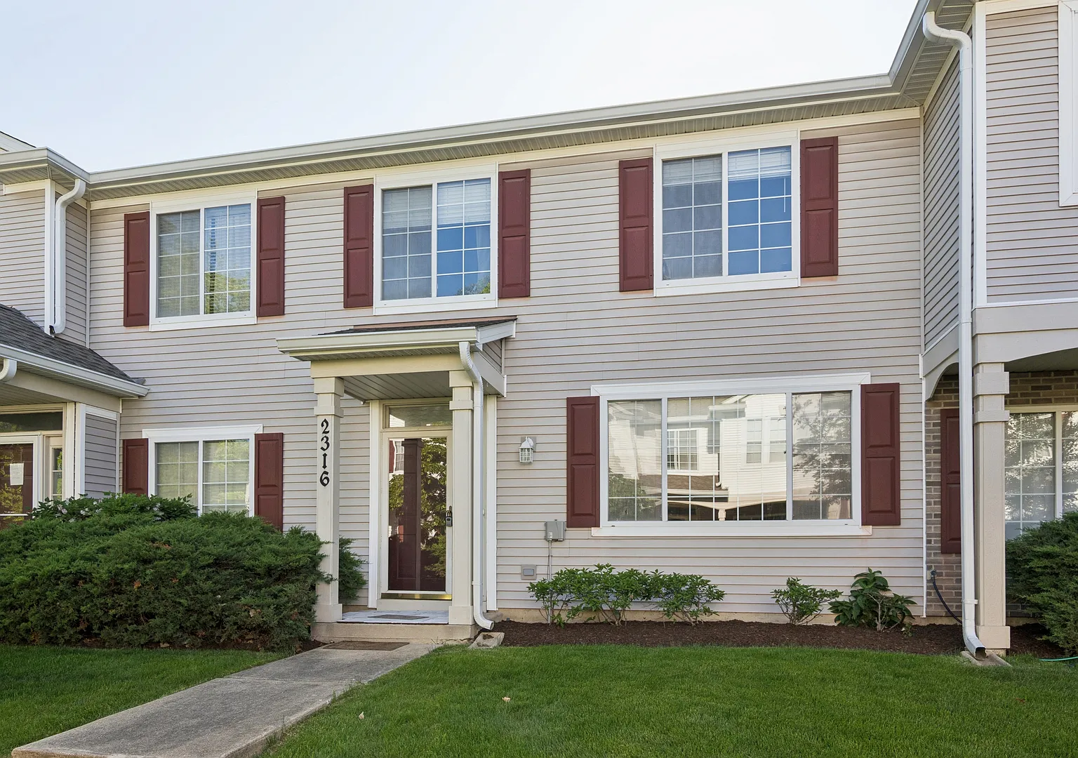 2 bed, 1.5 bath, 1196 sqft, $2,350 — Photo 1