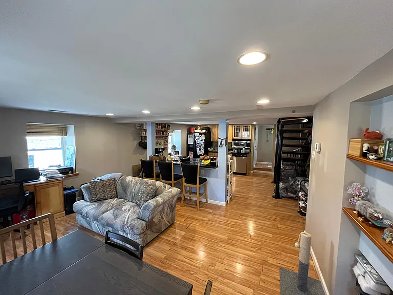 4745 Umbria St #2M — Photo 4