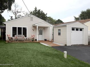 104 Cedarberry Ln, Toms River, NJ 08753
