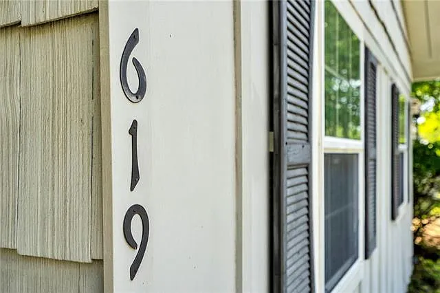 619 W 25th Ave — Photo 3