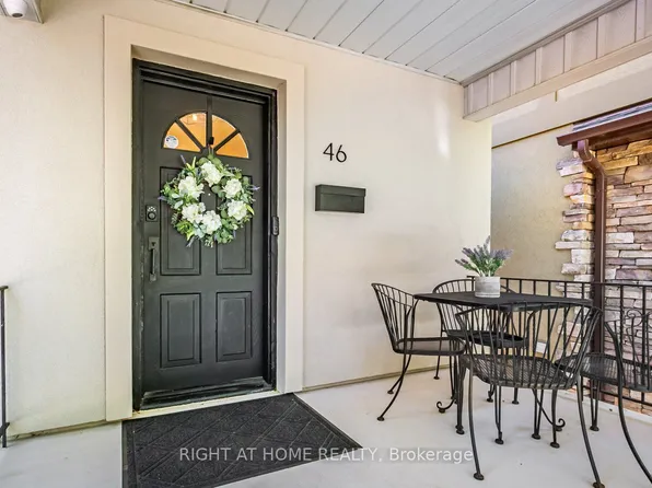 46 Clissold Rd, Toronto, ON M8Z 4T5