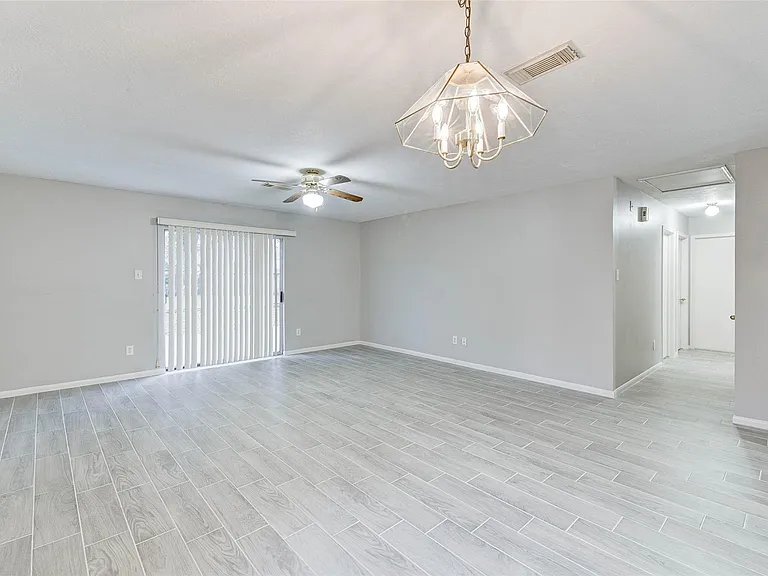 7815 Barnhill Dr — Photo 9