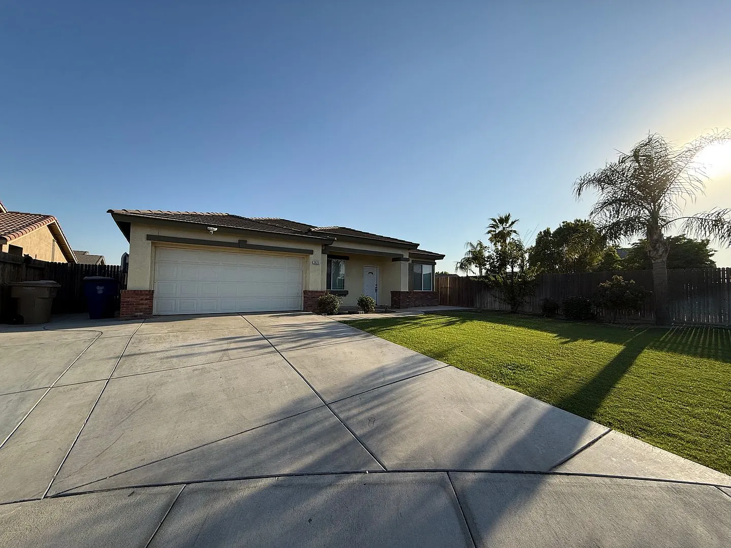 Spacious SW Bakersfield Home with Tesla Solar — Photo 3