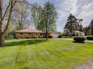 N57W15523 El Camino Dr, Menomonee Falls, WI 53051
