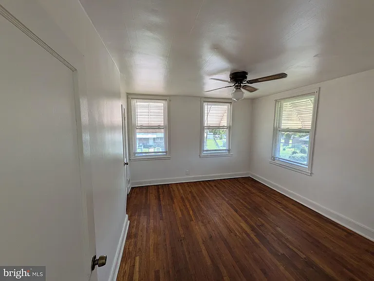 3018 Larue Sq E — Photo 53