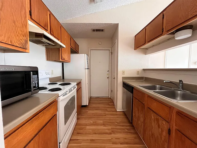 433 Sailmaster St #A — Photo 5