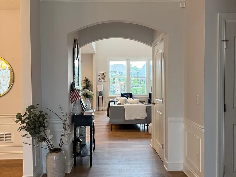 5260 Duxbury Dr — Photo 2