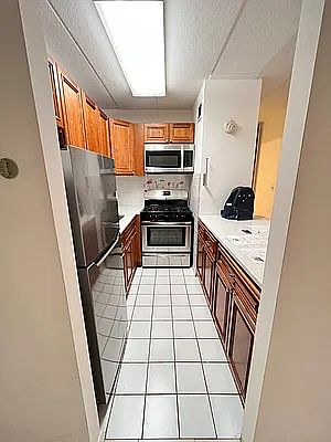 5th image of 9712 63rd Dr APT 4E
