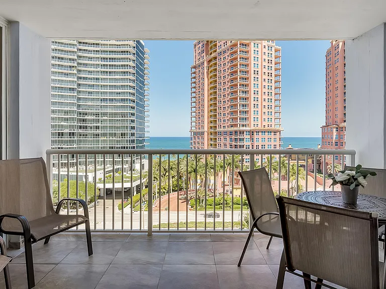 2200 NE 33rd Ave #10K — Photo 6