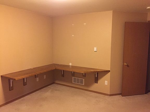 5th image of 107 Hillcrest Dr