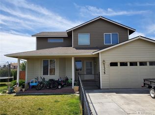 1335 E Greens Loop Rd, Moses Lake, WA 98837