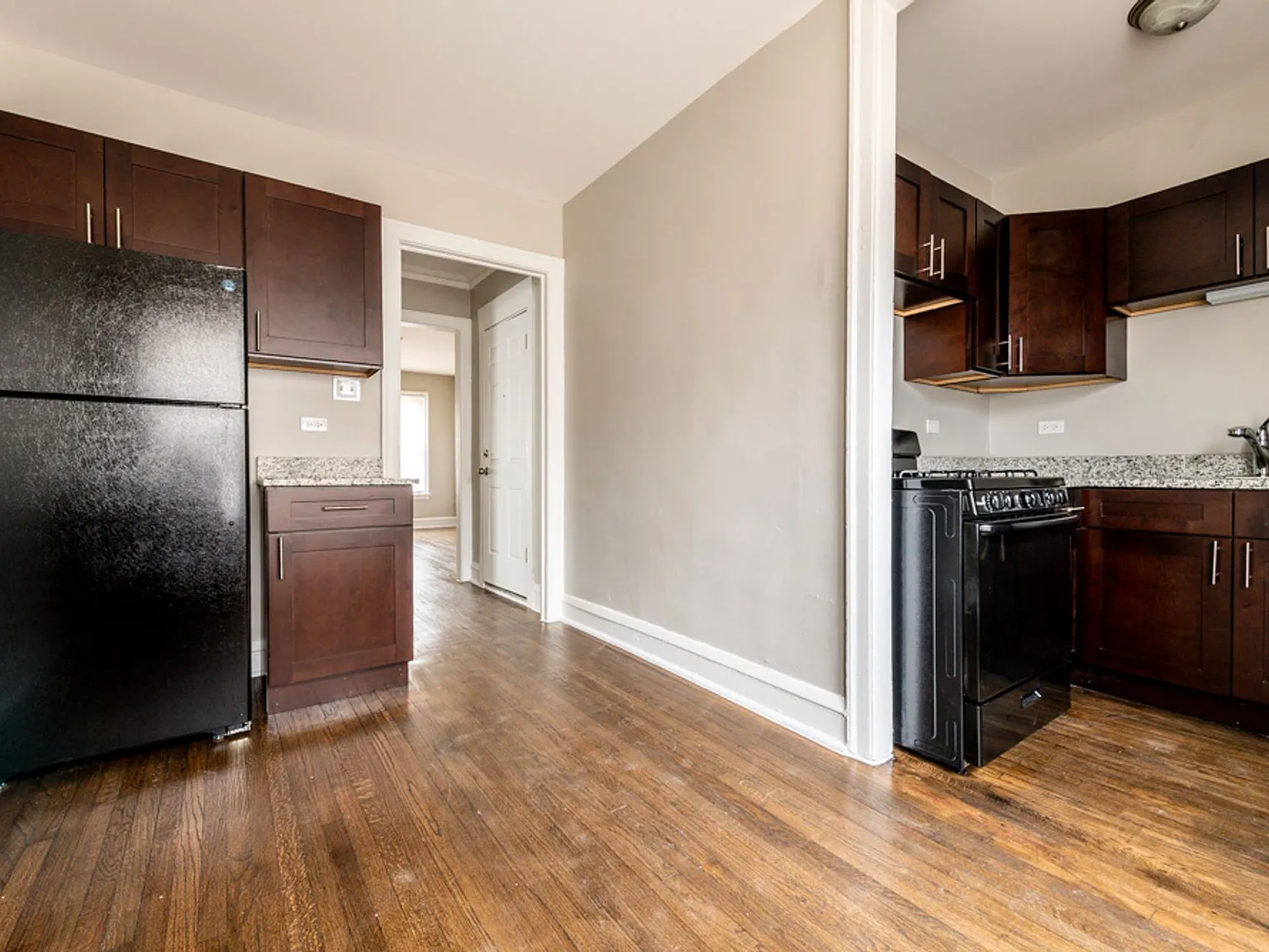 6904 S Cregier Ave — Photo 3
