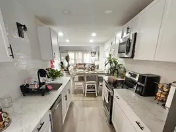 2nd image of 411 S 65th St