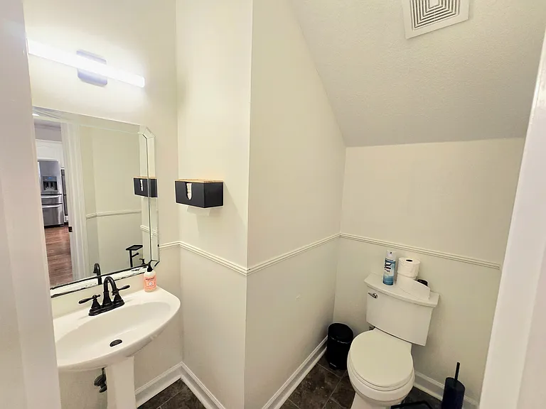 735 Courtland Ave — Photo 28