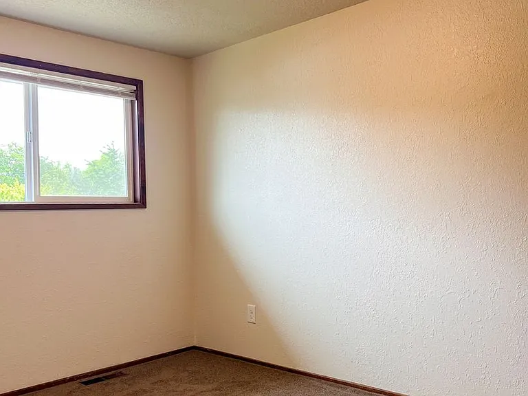 155 S 8th St #1-8 — Photo 18