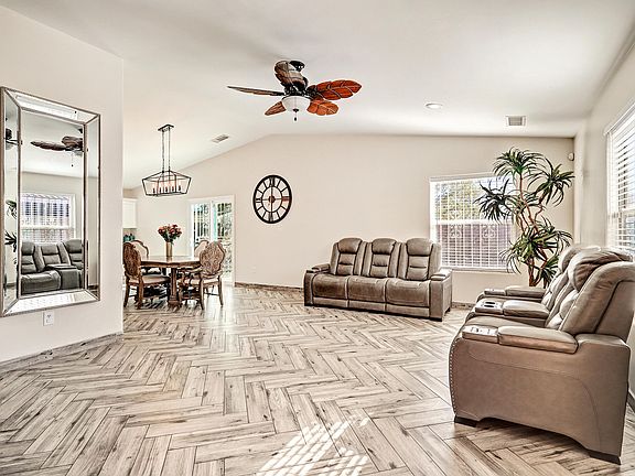 4th image of 2408 Desertwood Dr SW