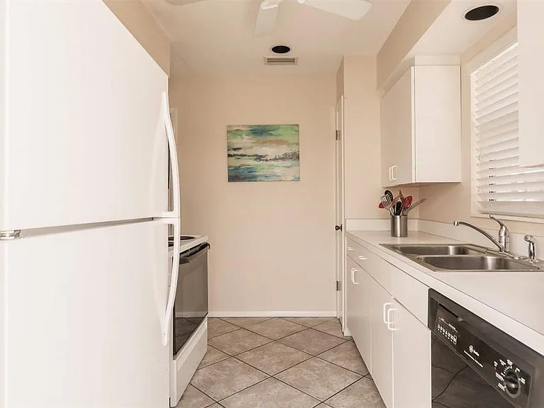 6020 Midnight Pass Rd #61 — Photo 7