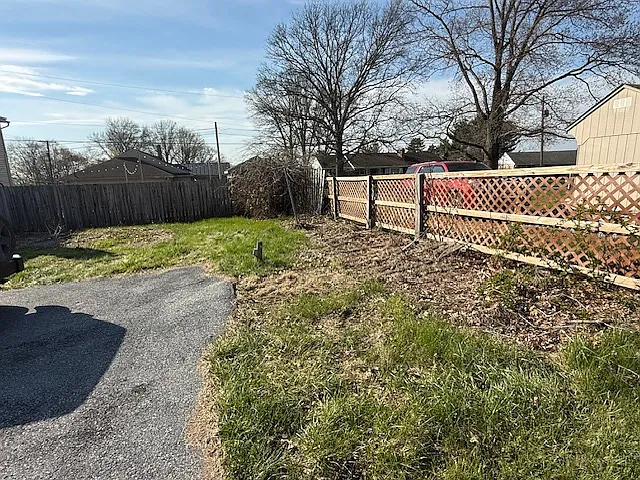 323 Main St — Photo 16