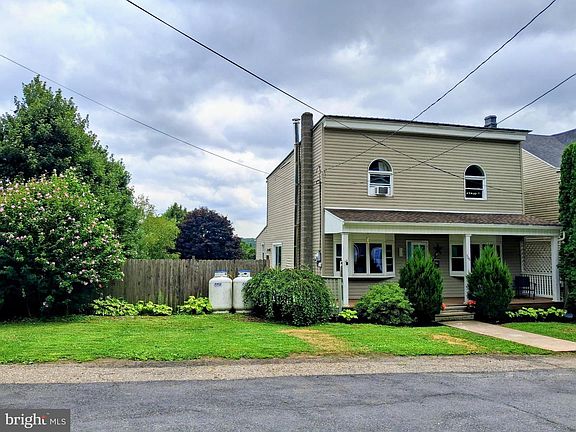 3rd image of 728 W John St