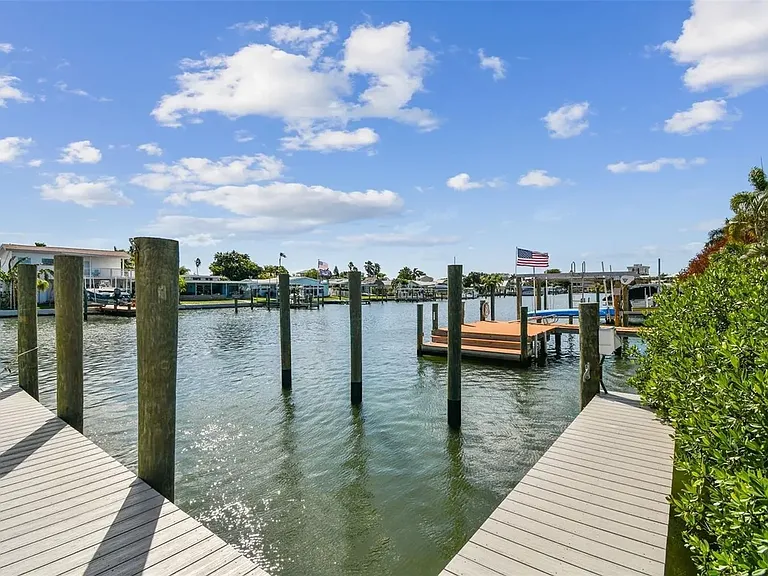 17727 Long Point Dr — Photo 28