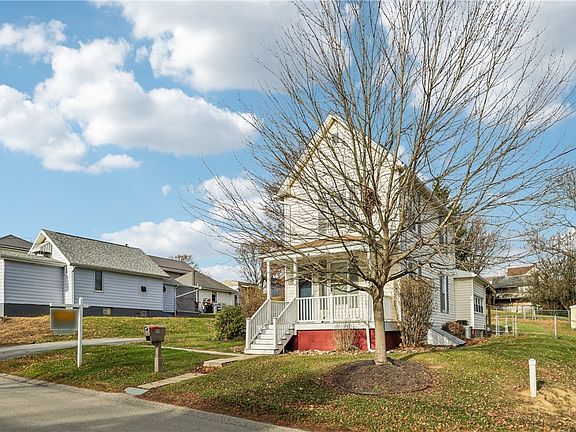 3rd image of 936 Summerlea Ave