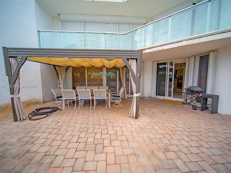 16445 Collins Ave #425 — Photo 26