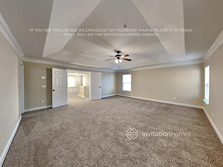 380 Roseglen Dr — Photo 13