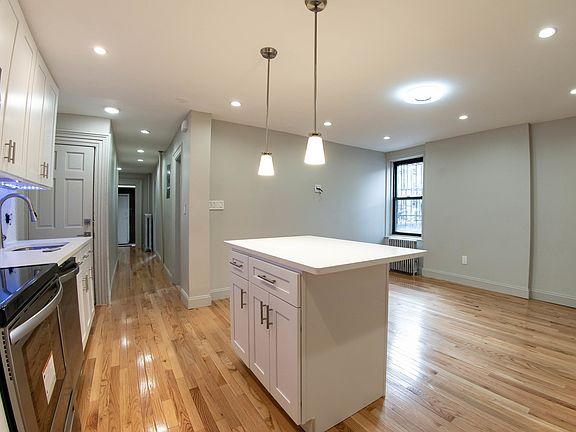 3rd image of 37 Jefferson Ave #2