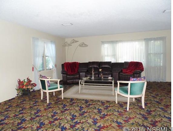 3rd image of 710 Tee Cir