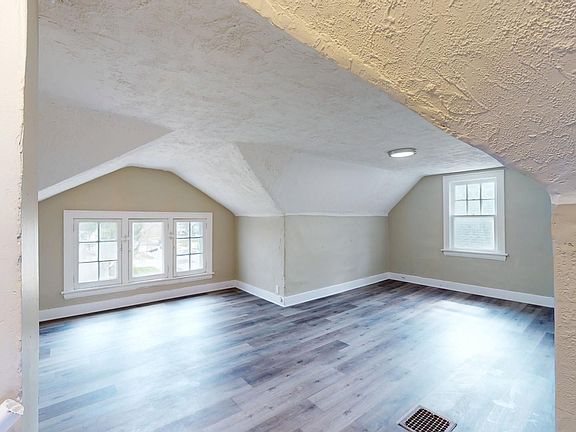 4th image of 294 Madison Ave