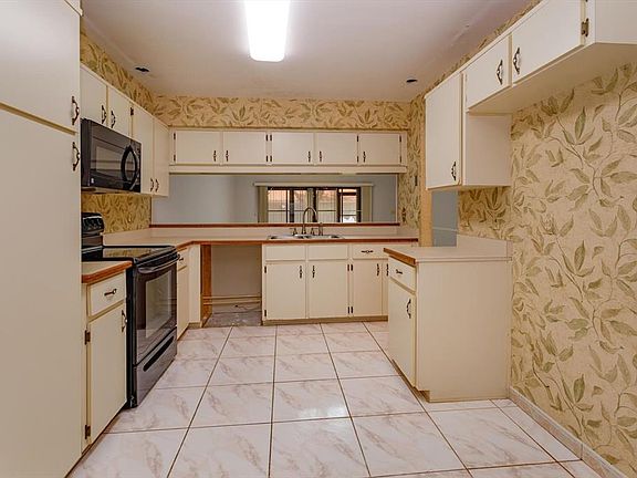 3rd image of 8266 Ambrose Cove Way