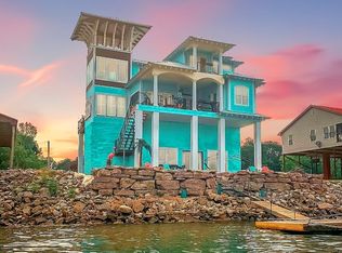 320 Lagoon Ln, Decaturville, TN 38329